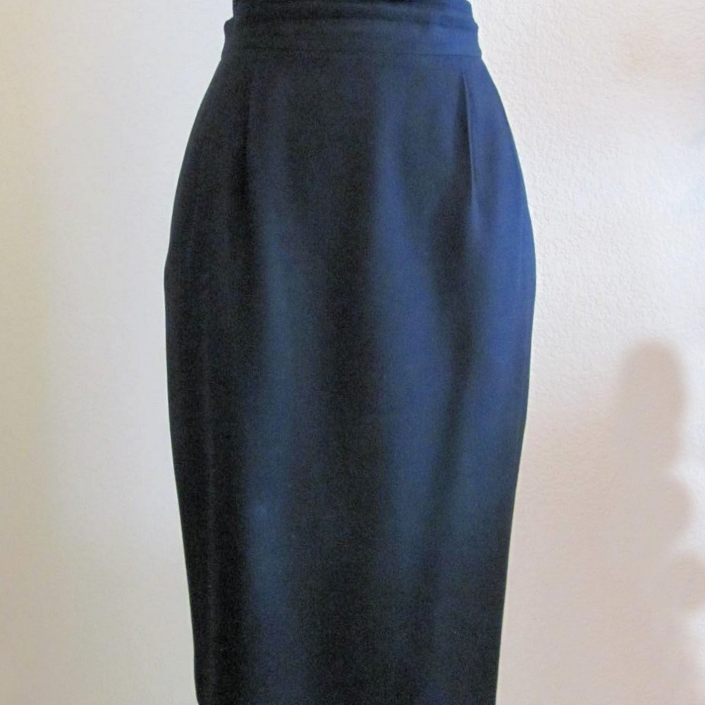 TALBOTS Black wool skirt, straight